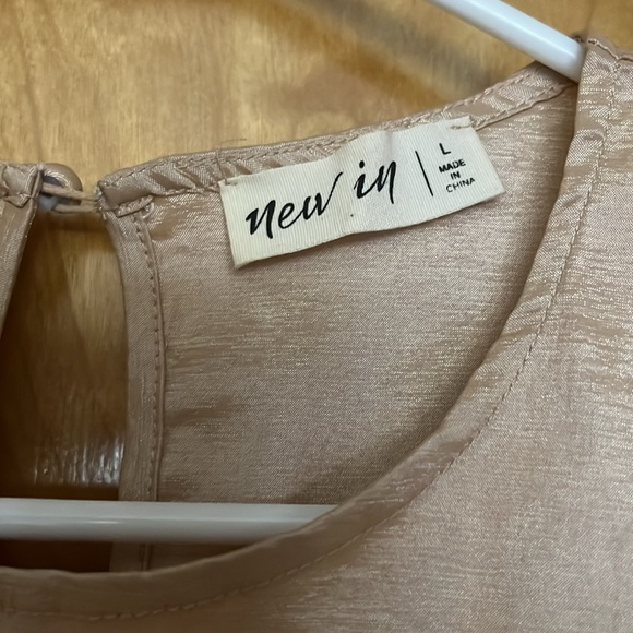 Beautiful champagne color dress. Balloon bottom size large ! - Picture 4 of 5